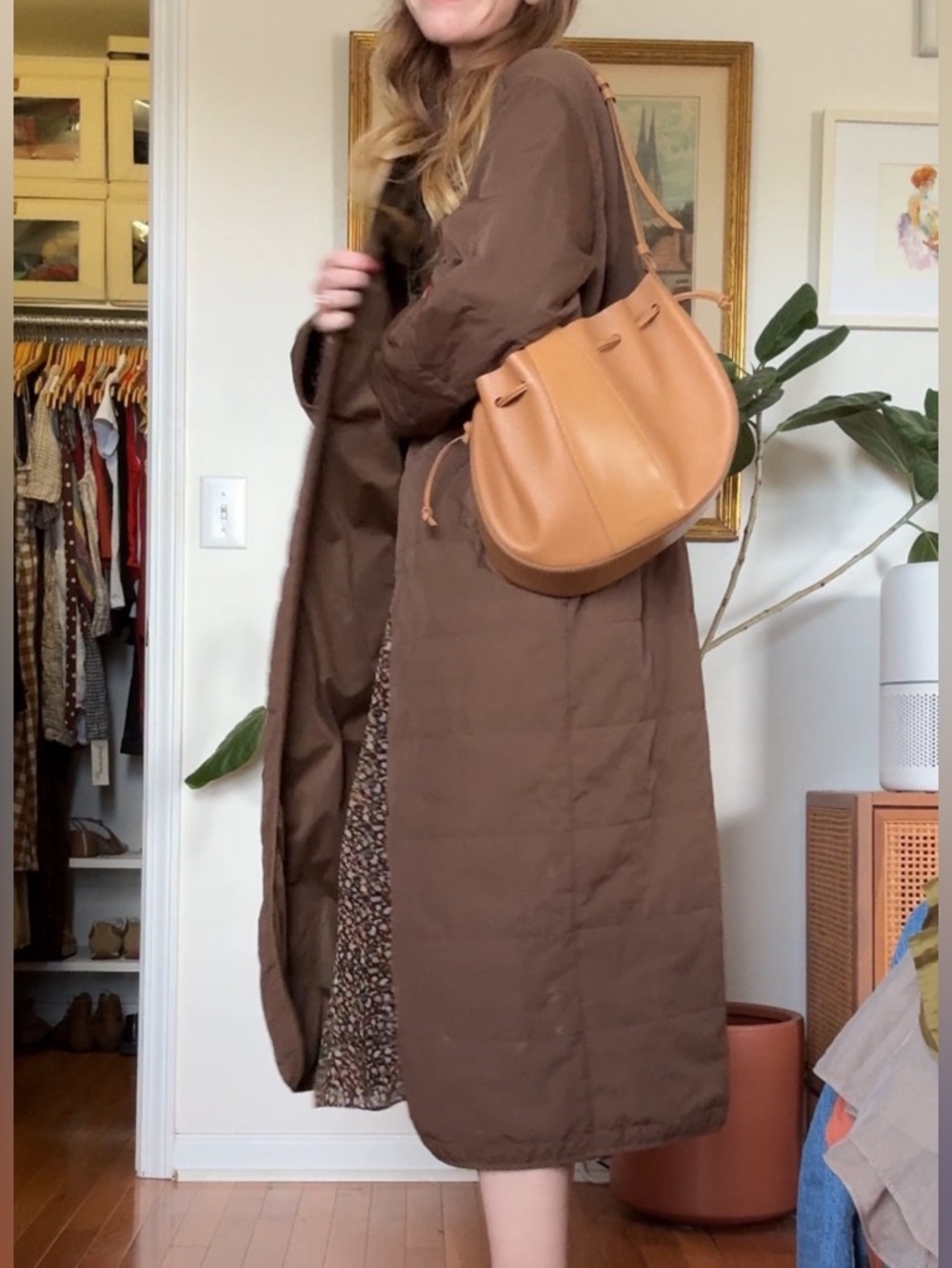 Everlane -  THE RENEW QUILTED LONG LINER in Cocoa - Picture 6 of 6